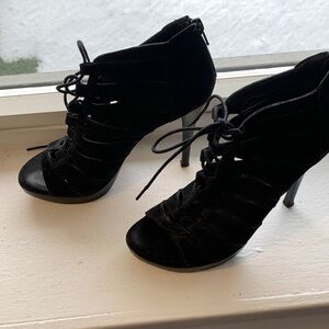 Stuart Weitzman Elegant Black Lace-Up Heels